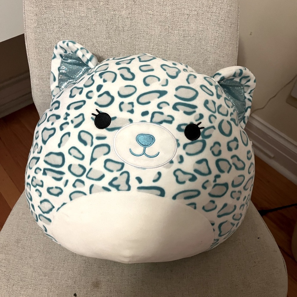 BLUE AND WHITE💙💙🤍🤍 20" SQUISHMALLOW